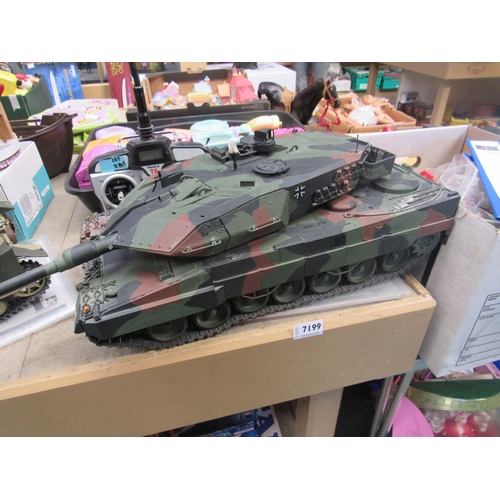 7199 - A Tamiya 1:16 scale radio control Leopard 2A6 Main Battle Tank with Planet T5 remote control system