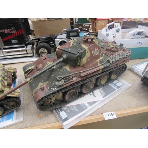 7201 - A Tamiya 1:16 scale radio control Panther type G Panzerkampfwagen V Panther tank with Planet T5 remo... 