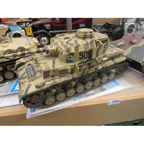 7202 - A Tamiya 1:16 scale radio control Panzerkampfwagen IV tank