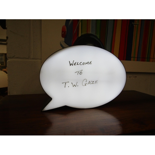 1024 - A light-up message box in the form of a speech bubble