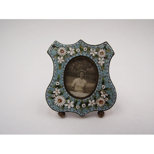 1322 - Two micro-mosaic miniature photograph frames, shield and love heart from Gordon family photographs, ... 