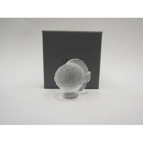 1384 - A Lalique glass puffer fish in original box