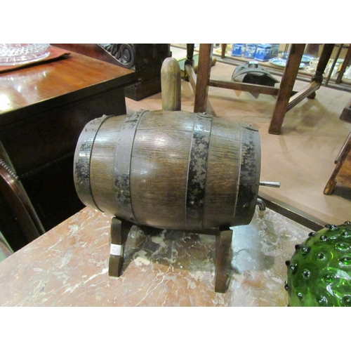 4232 - An oak keg/barrel with tap and stand