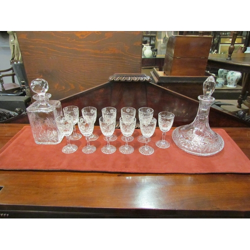 4425 - Two Edinburgh crystal Argyle pattern decanters together with 11 Edinburgh sherry glasses (13)