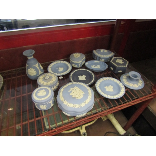 4462 - A quantity of Wedgwood jasperware (12)