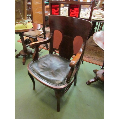 4177 - A late Victorian/early Edwardian mahogany office/desk chair with bottle green leather upholstered se... 