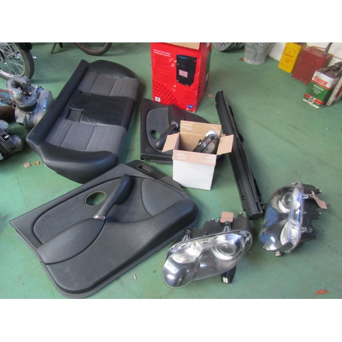 9043 - MG ZT, door cards, instrument cluster, rear seat, rubbers, lights, etc