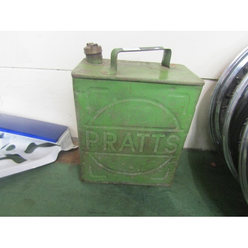 9033 - A pre war Pratts fuel can with a brass Pratts cap