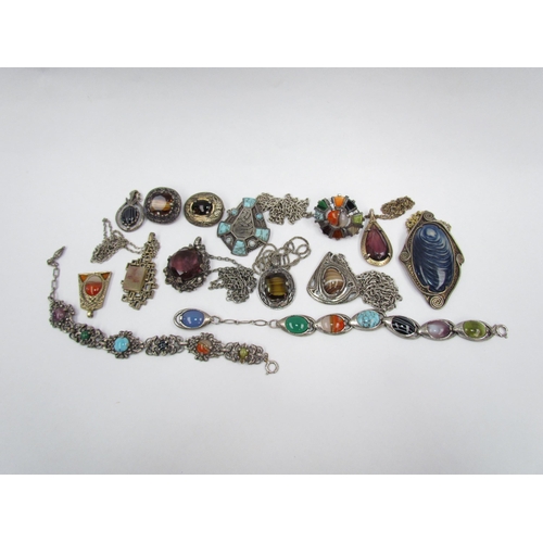 1322 - Fourteen stone set jewellery pieces including, brooches, bracelets, pendants on chains and a scraf c... 