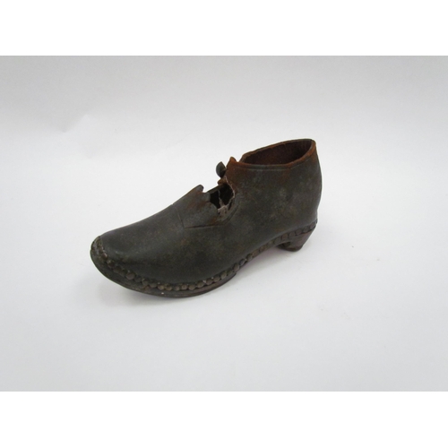 1334 - A 19th Century child's clog for shop display   (R) £15