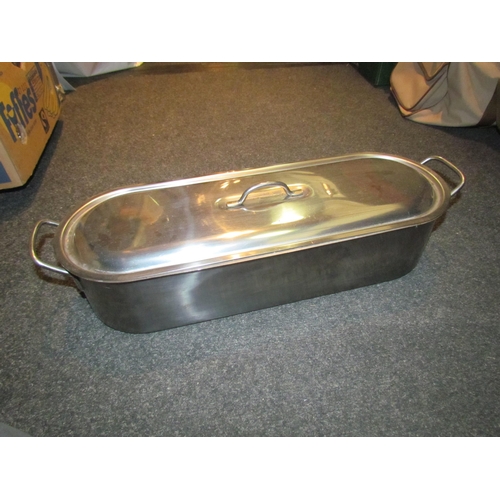 1461 - A stainless steel fish kettle