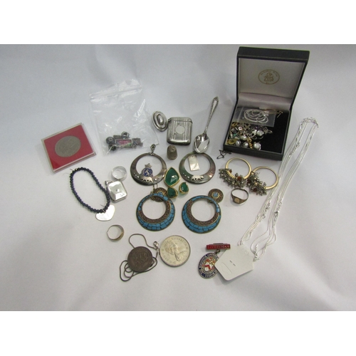 4244 - A tray of  bijouterie including vesta case, silver jubilee crown, some stamped 925