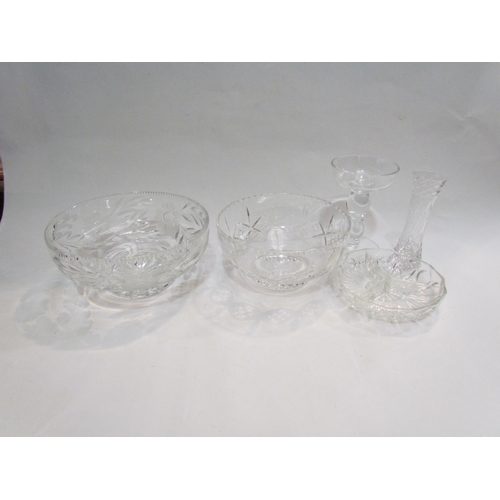 4319 - A quantity of crystal wares including bowl        (GROUP)