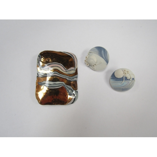 7252 - Shape Scape ceramic earrings by Elaine Dick MA, along with a large porcelain gold luster brooch     ... 