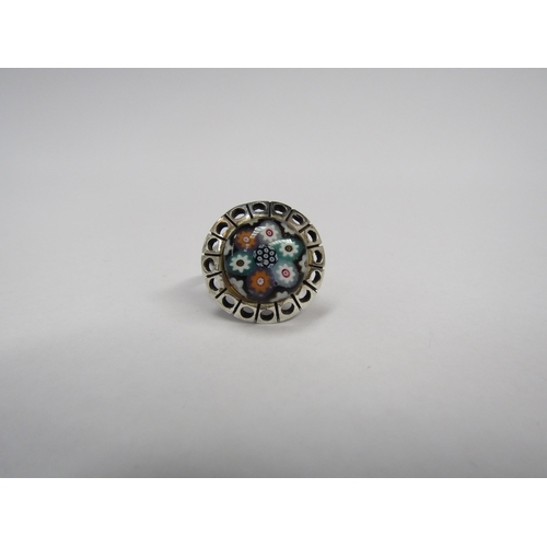 7254 - A 1970's Caithness glass mosaic flower silver ring   (C)