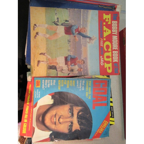 1216 - A quantity of late 60's/early 70's Shoot magazines and others, a 1950's Big Book of Football Champio... 