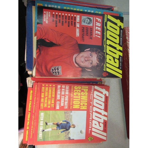 1216 - A quantity of late 60's/early 70's Shoot magazines and others, a 1950's Big Book of Football Champio... 