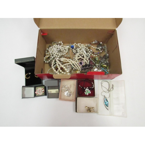 1327 - A box of costume jewellery