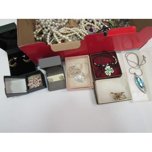 1327 - A box of costume jewellery