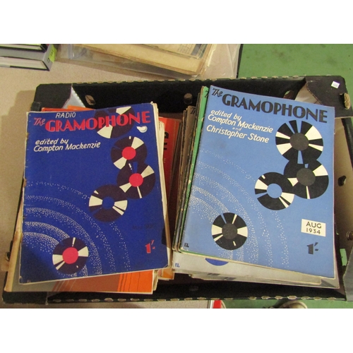 8118 - A box of 1930's 'The Gramophone' magazines