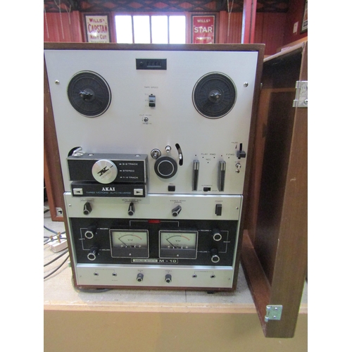 8187 - An Akai M10 reel to reel tape recorder