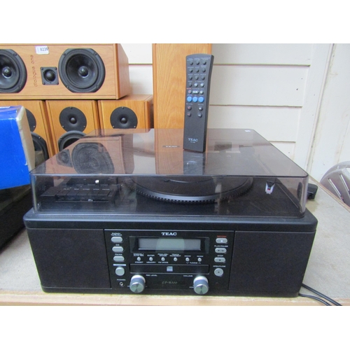 8241 - A Teac LP-R500 turntable CD recorder, with remote control