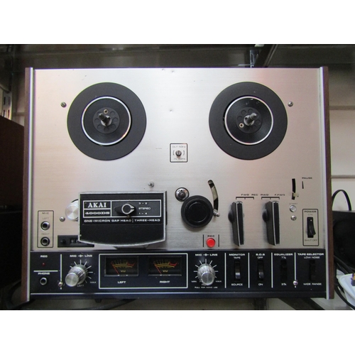 8243 - An Akai 4000DS reel to reel tape recorder