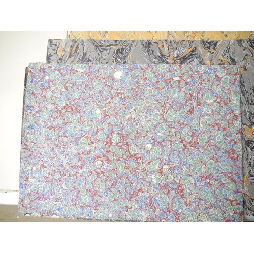 9211 - (Bookbinding). Approx 46 sheets of assorted marbled paper, various sizes from 36 x 44cm - 50 x 64cm,... 