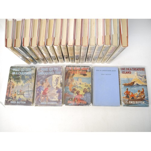 9270 - Enid Blyton, 'Famous Five', complete set of the 21 children's detective series novels, all 1st editi... 