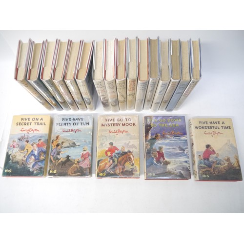 9270 - Enid Blyton, 'Famous Five', complete set of the 21 children's detective series novels, all 1st editi... 