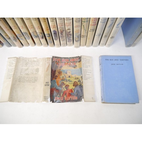 9270 - Enid Blyton, 'Famous Five', complete set of the 21 children's detective series novels, all 1st editi... 