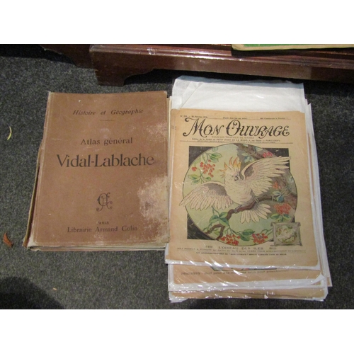 1078 - A quantity of the vintage French embroidery/fashion magazine 