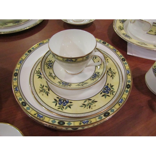 1086 - A Minton Ashworth part dinner and tea service (51 pieces)