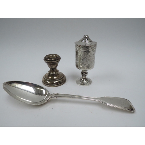 5009 - An A.B. Savory & Sons silver serving spoon with crested handle, London 1834, weighted silver squat f... 