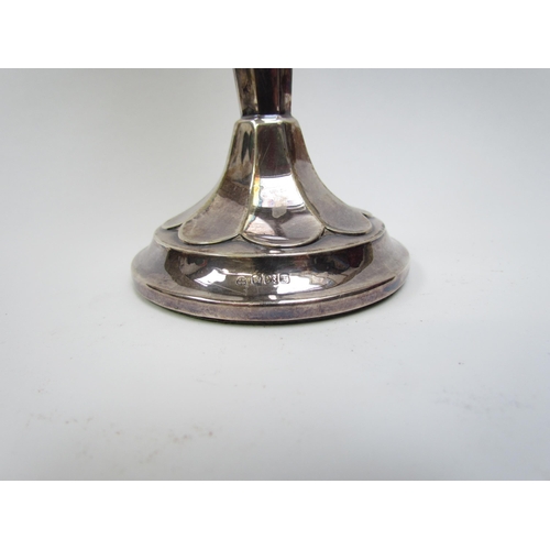 5020 - A James Deakin & Sons silver trumpet form vase with weighted base, (slight lean) Sheffield 1915, 27.... 