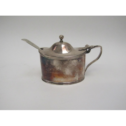 5040 - A George III Robert Hennell I & David Hennell II silver mustard of plain oblong form, London 1801 wi... 