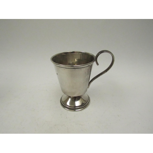 5062 - A Davis & Powers silver christening mug with monogrammed detail, Birmingham 1942, 9.5cm tall, 98g   ... 