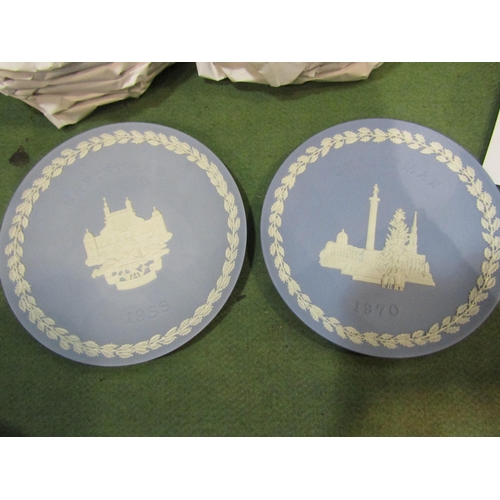 4224 - A box containing 20 Wedgwood Jasperware Christmas plates, consecutive years 1969-1988, a mug and a d... 