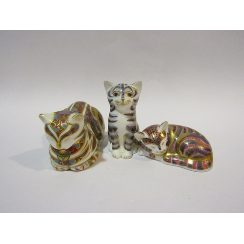 4257 - Three Royal Crown Derby paperweights with gold stoppers, two sleeping cats and one seated (3)