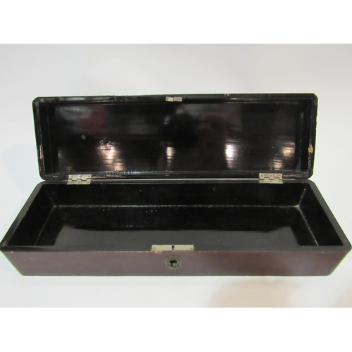 4292 - A Japanese lacquered glove box with hair comb contents