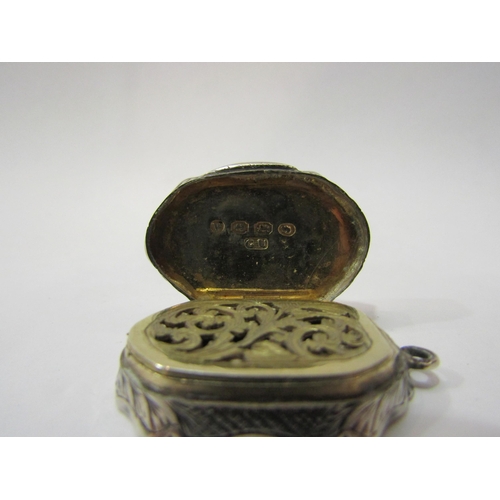 4442 - A George Unite Victorian silver vinaigrette of lozenge shaped form. All over engraved detail, Birmin... 