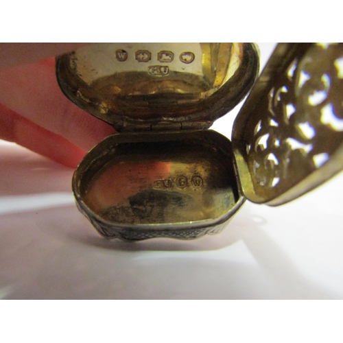 4442 - A George Unite Victorian silver vinaigrette of lozenge shaped form. All over engraved detail, Birmin... 