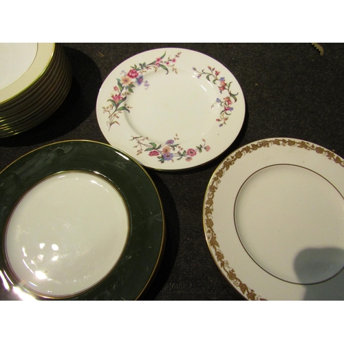 1268 - A box of modern dinnerwares including Grafton Bowls, Wedgwood plates