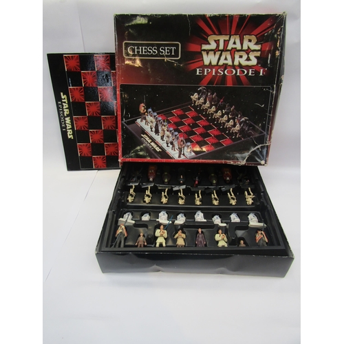 5018 - A Star Wars Episode 1 chess set