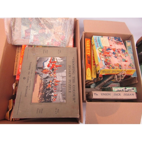 5038 - A collection of vintage jigsaw puzzles including Enid Blyton Noddy Puzzle etc