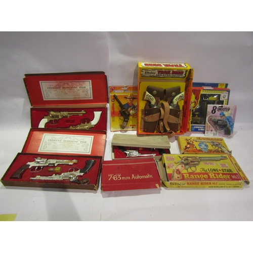 5072 - A collection of mostly boxed/carded toy guns, cap guns and pistols including Lone Star, Playmate, Cr... 