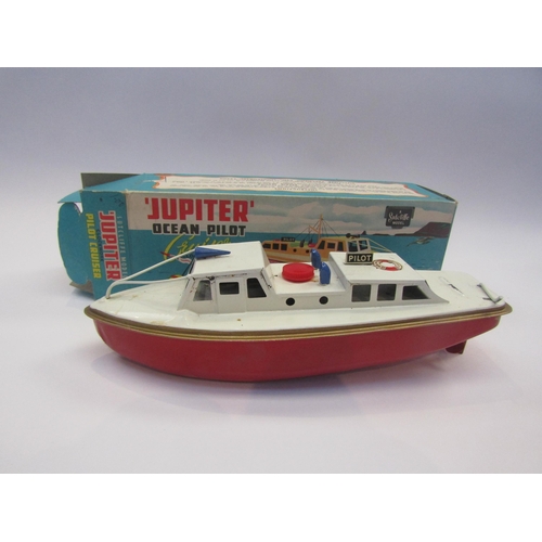 5082 - A boxed Sutcliffe Model 'Jupiter' Ocean Pilot Cruiser tinplate clockwork boat