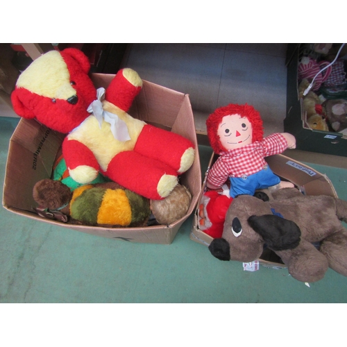 5106 - A collection of dolls, teddy bears and soft filled toys including Womble, musical tortoise etc