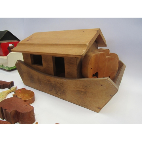 5115 - Two wooden arks and animals      (E) £15-20