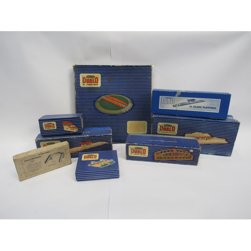 5271 - A collection of boxed Hornby Dublo 00 gauge accessories to include D1 Girder Bridge, Island Platform... 